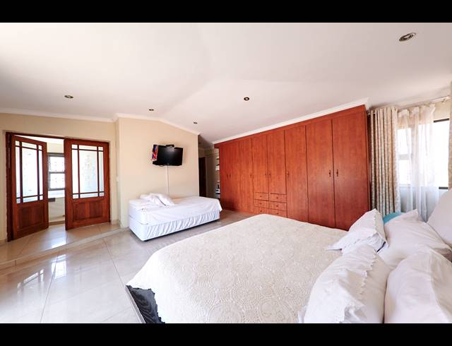 4 BEDROOM HOUSE SOLD IN HALFWAY GARDENS